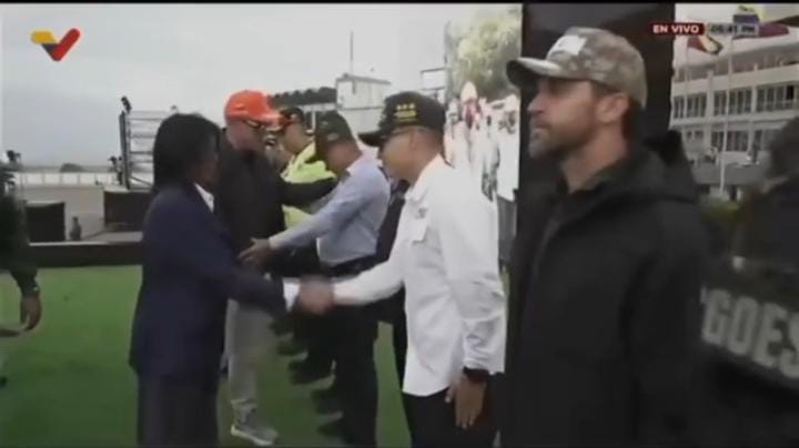 Rescatistas y unidades caninas reciben la distinción "Héroe de Venezuela"